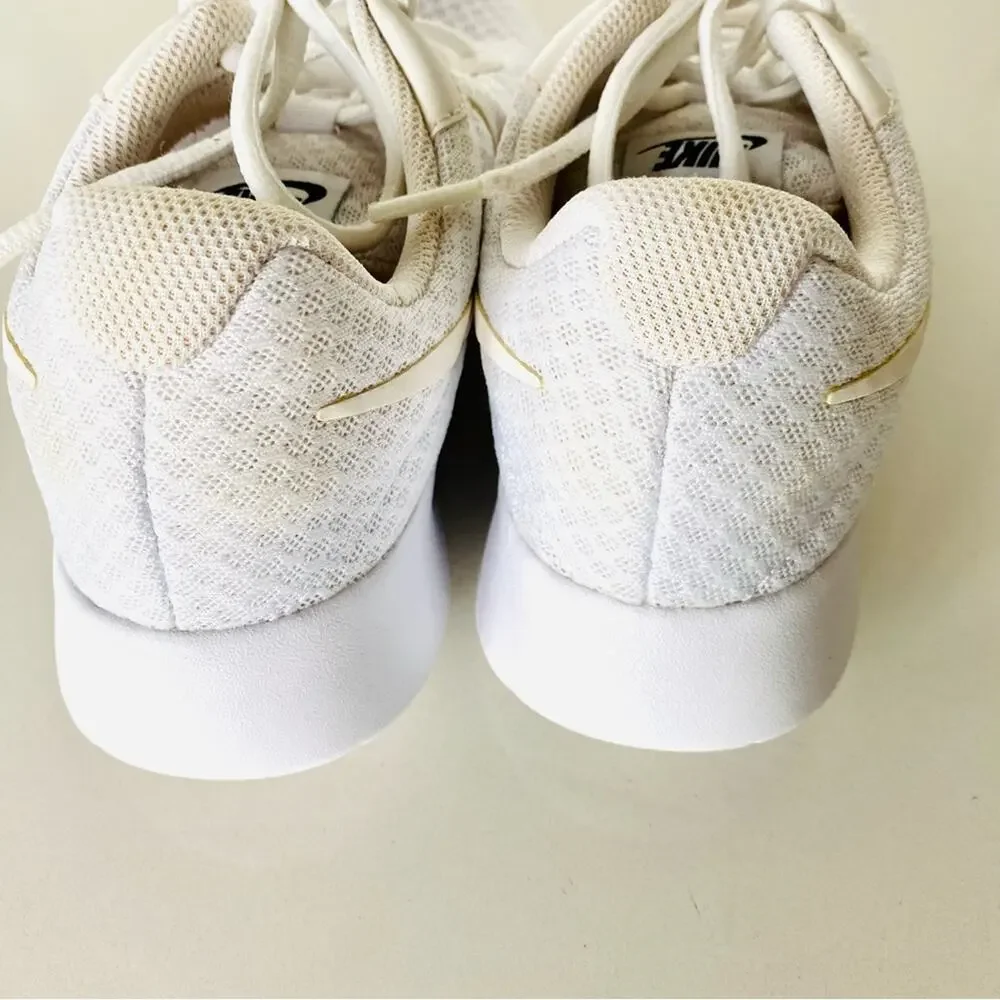 NIKE White Logo Classic Athletic Running Shoe Sneakers Lace Up Gym Shoes 7.5